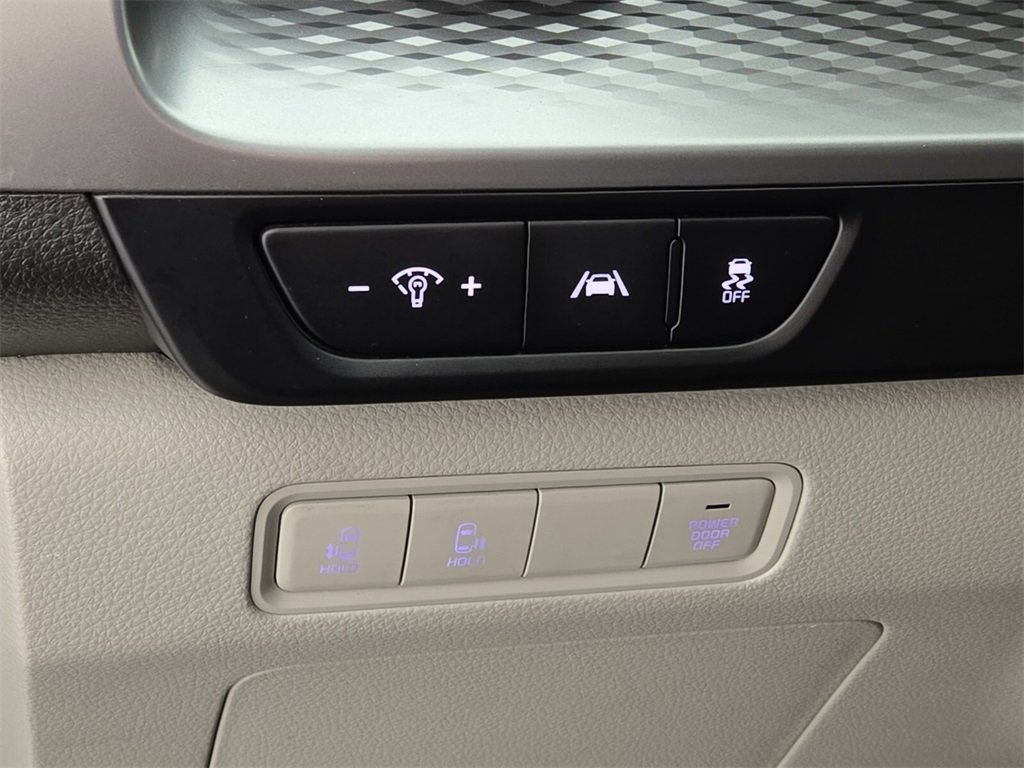 Used 2024 Kia Carnival LX image 26