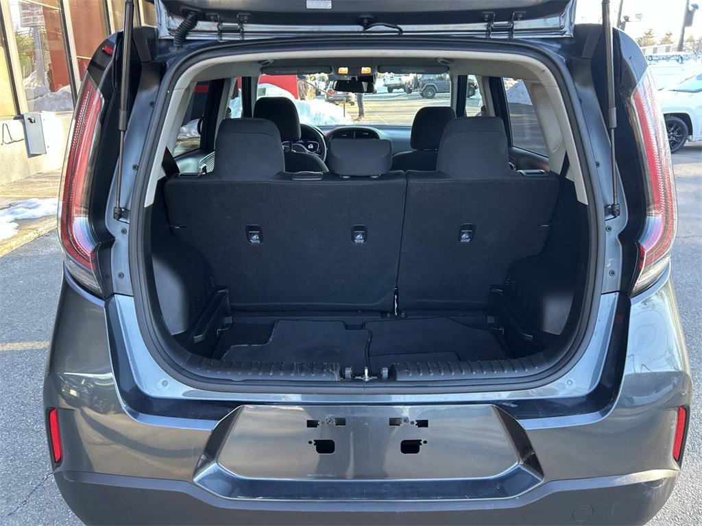 Used 2025 Kia Soul LX w/ LX Technology Package image 13