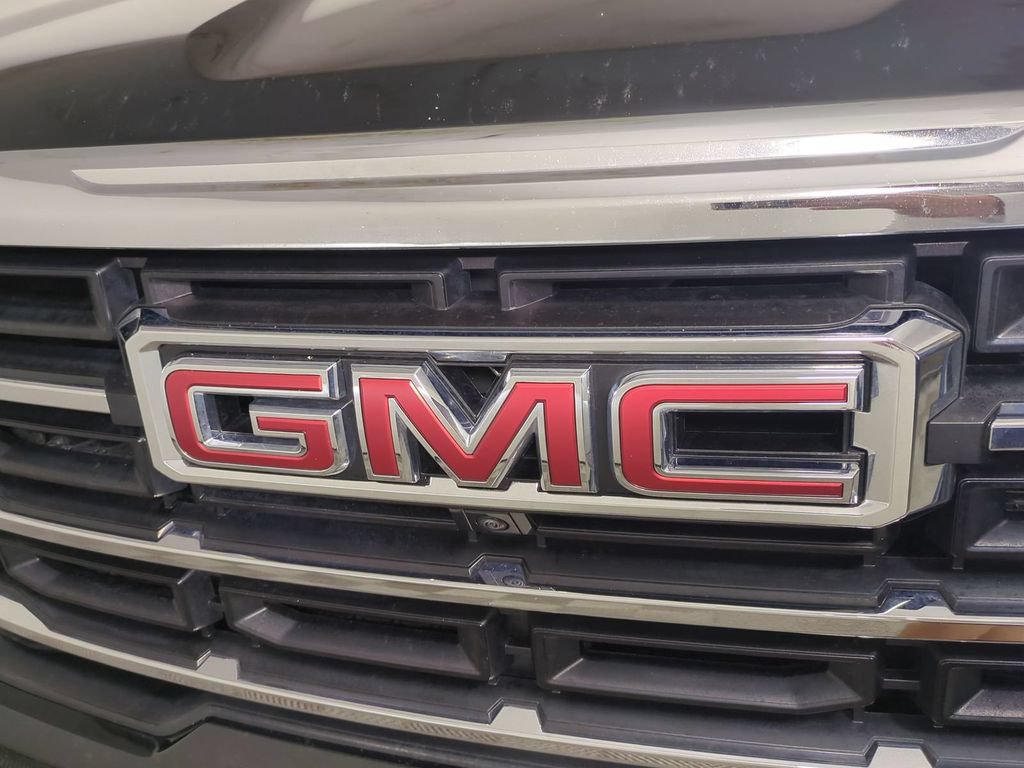 Used 2026 GMC Acadia Elevation w/ Elevation Premium Package FWD image 13