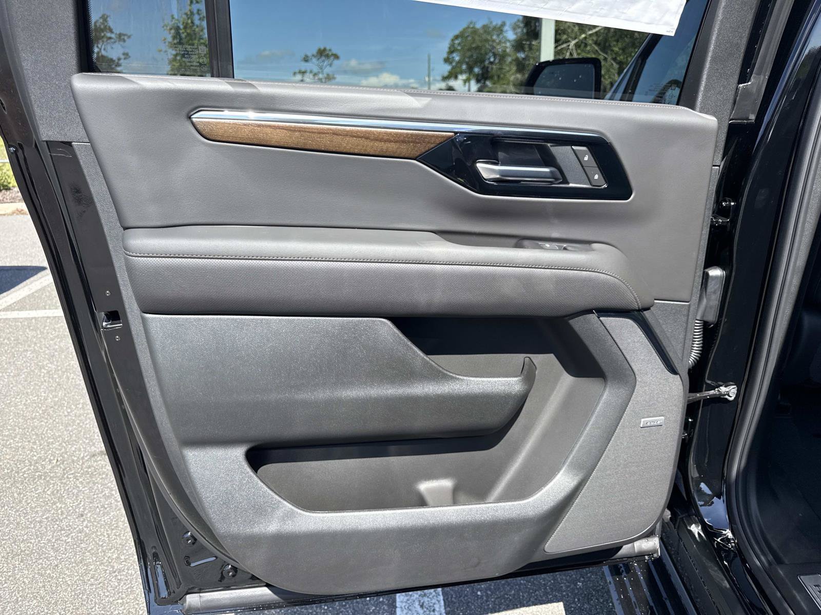 New 2026 Chevrolet Suburban High Country AWD/4WD image 9