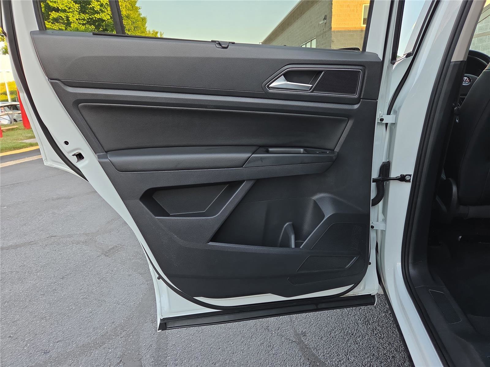 Used 2019 Volkswagen Atlas SEL R-Line AWD/4WD image 24