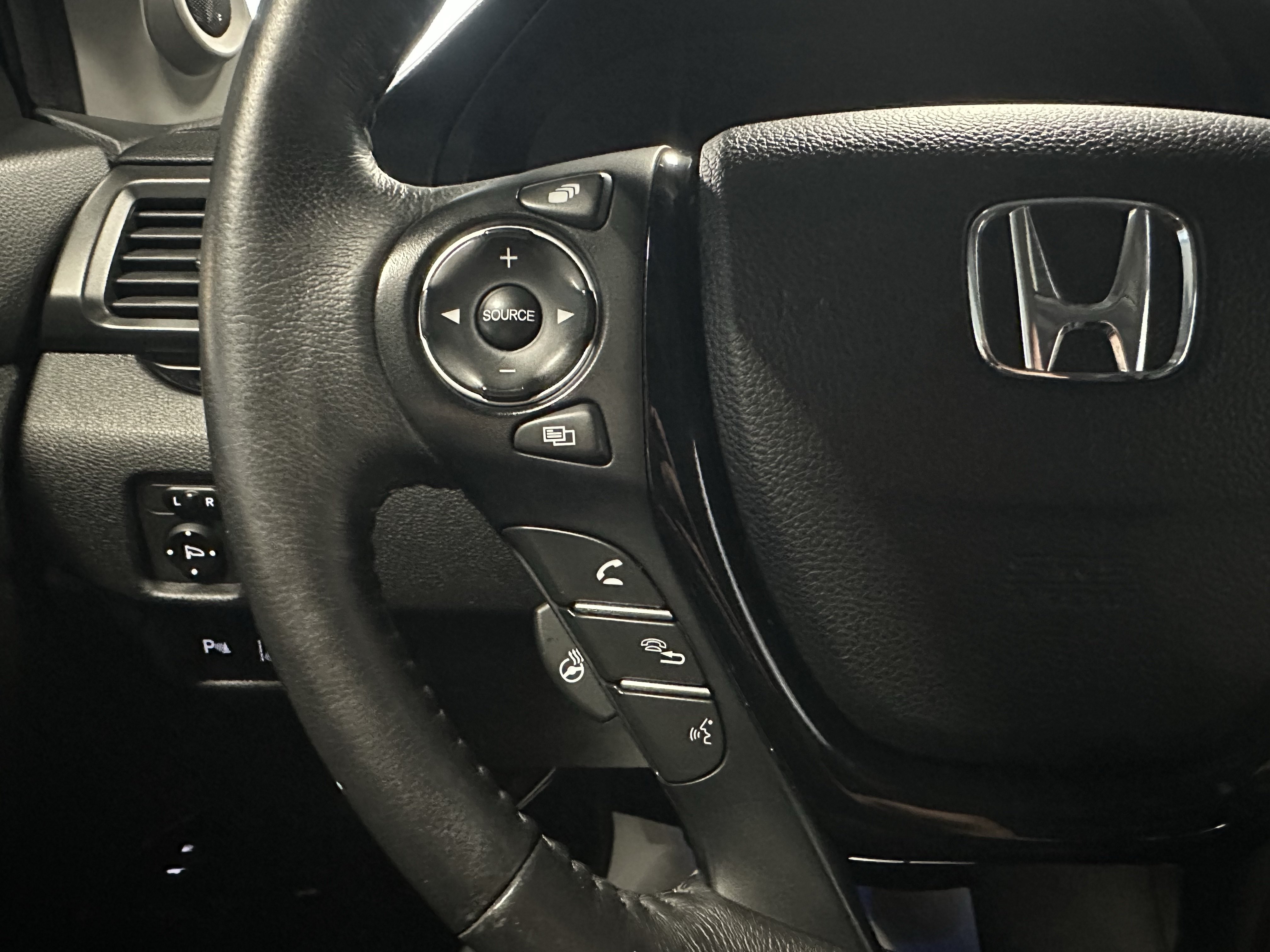 Used 2018 Honda Pilot Elite image 12