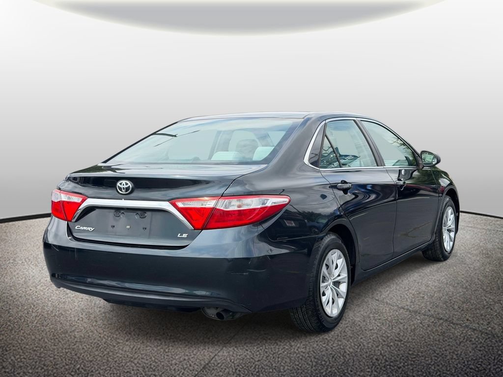 Used 2015 Toyota Camry LE FWD image 2