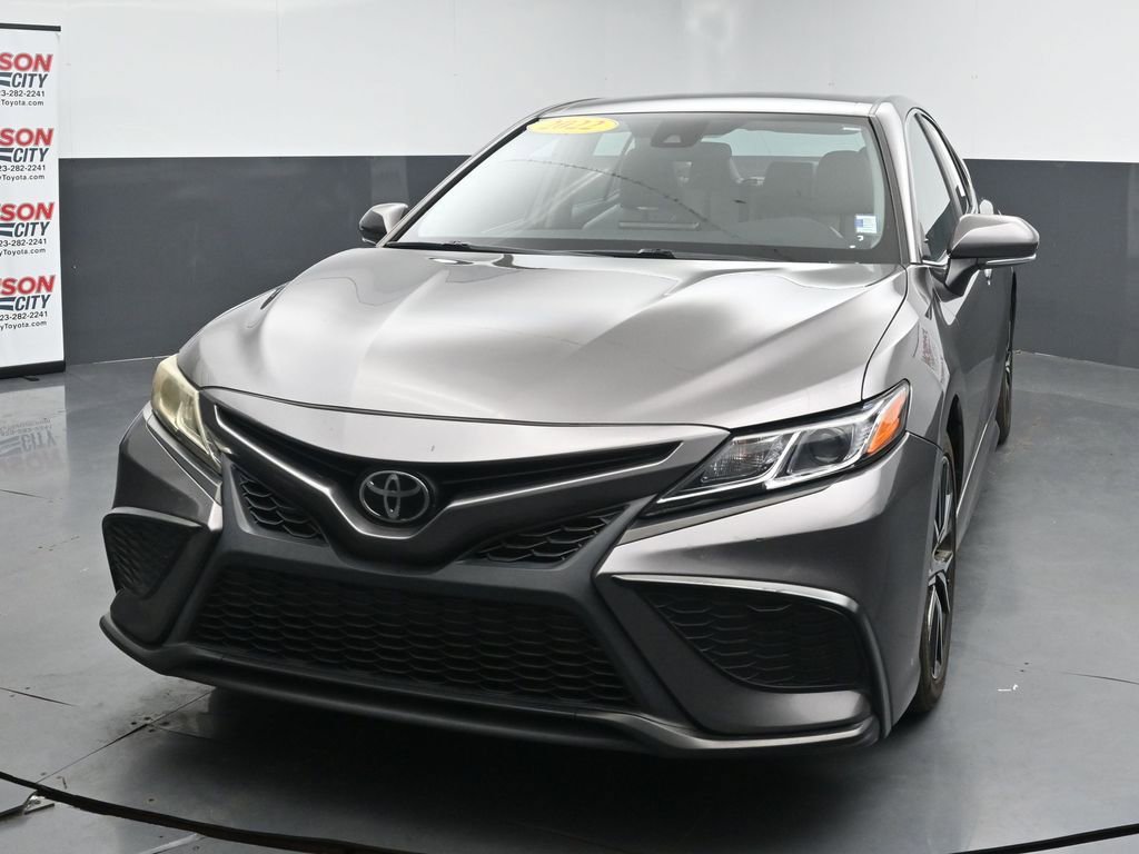 Used 2022 Toyota Camry SE FWD image 4