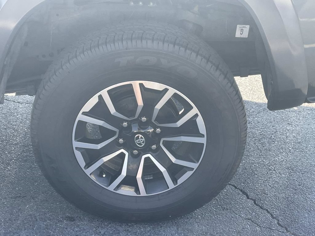Used 2023 Toyota Tacoma TRD Sport w/ Technology Package AWD/4WD image 13