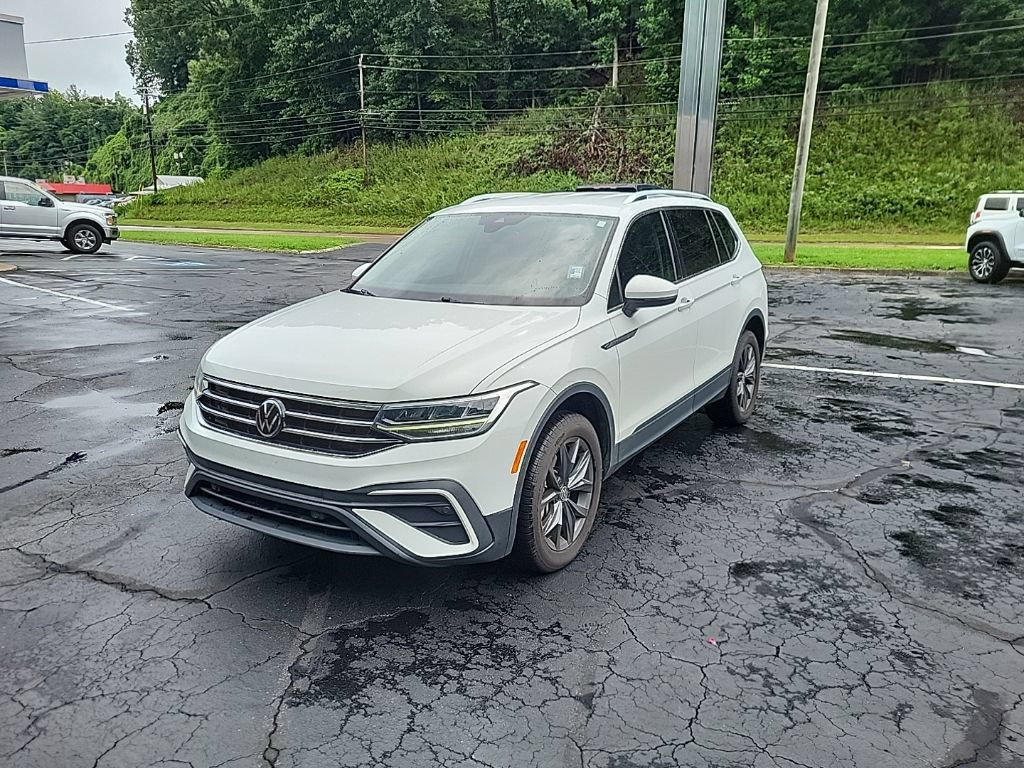 Used 2022 Volkswagen Tiguan SE AWD/4WD image 2
