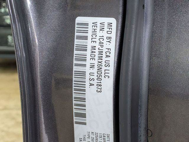 Certified 2022 Jeep Cherokee Latitude Lux image 32