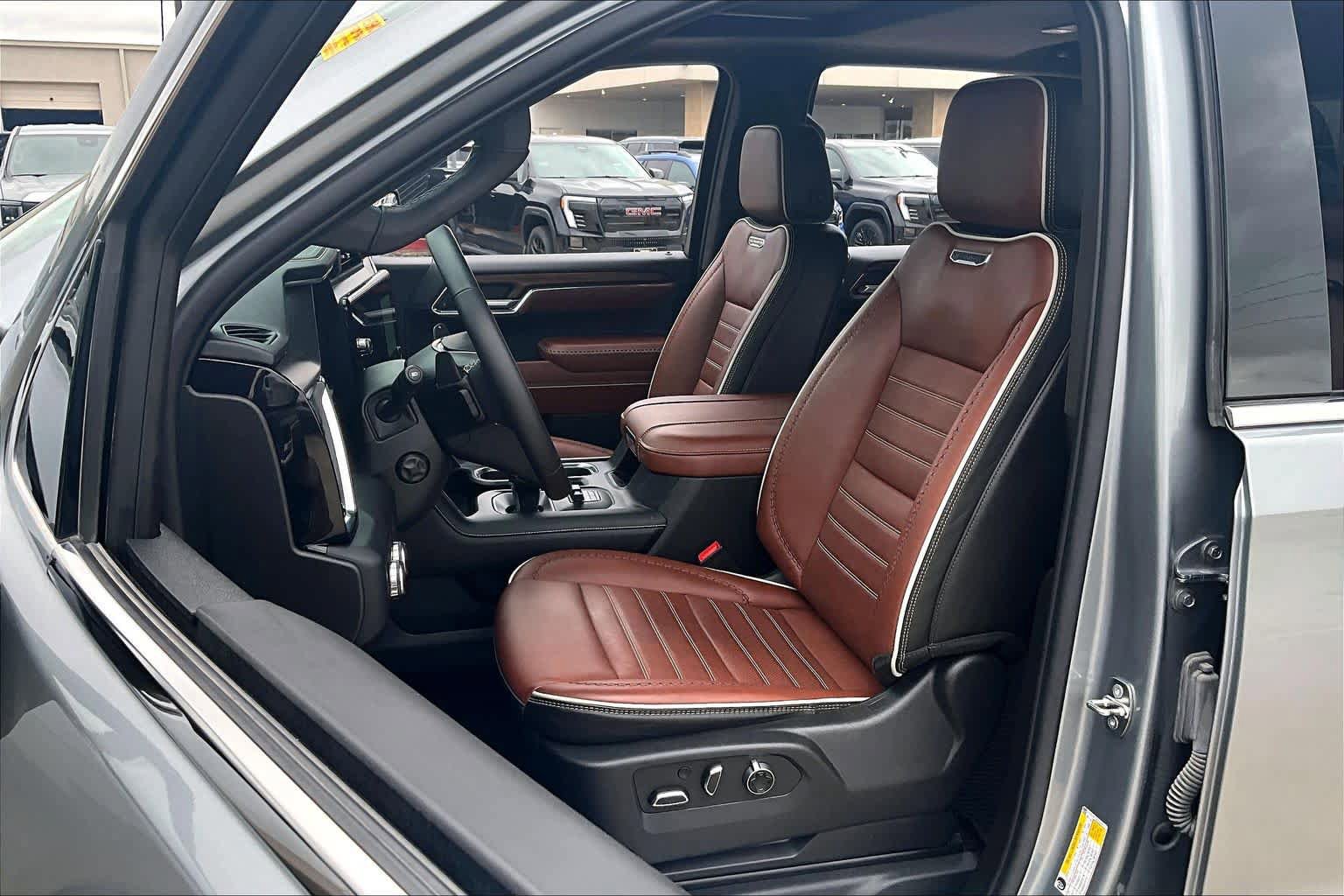 Used 2023 GMC Sierra 1500 Denali Ultimate AWD/4WD image 8