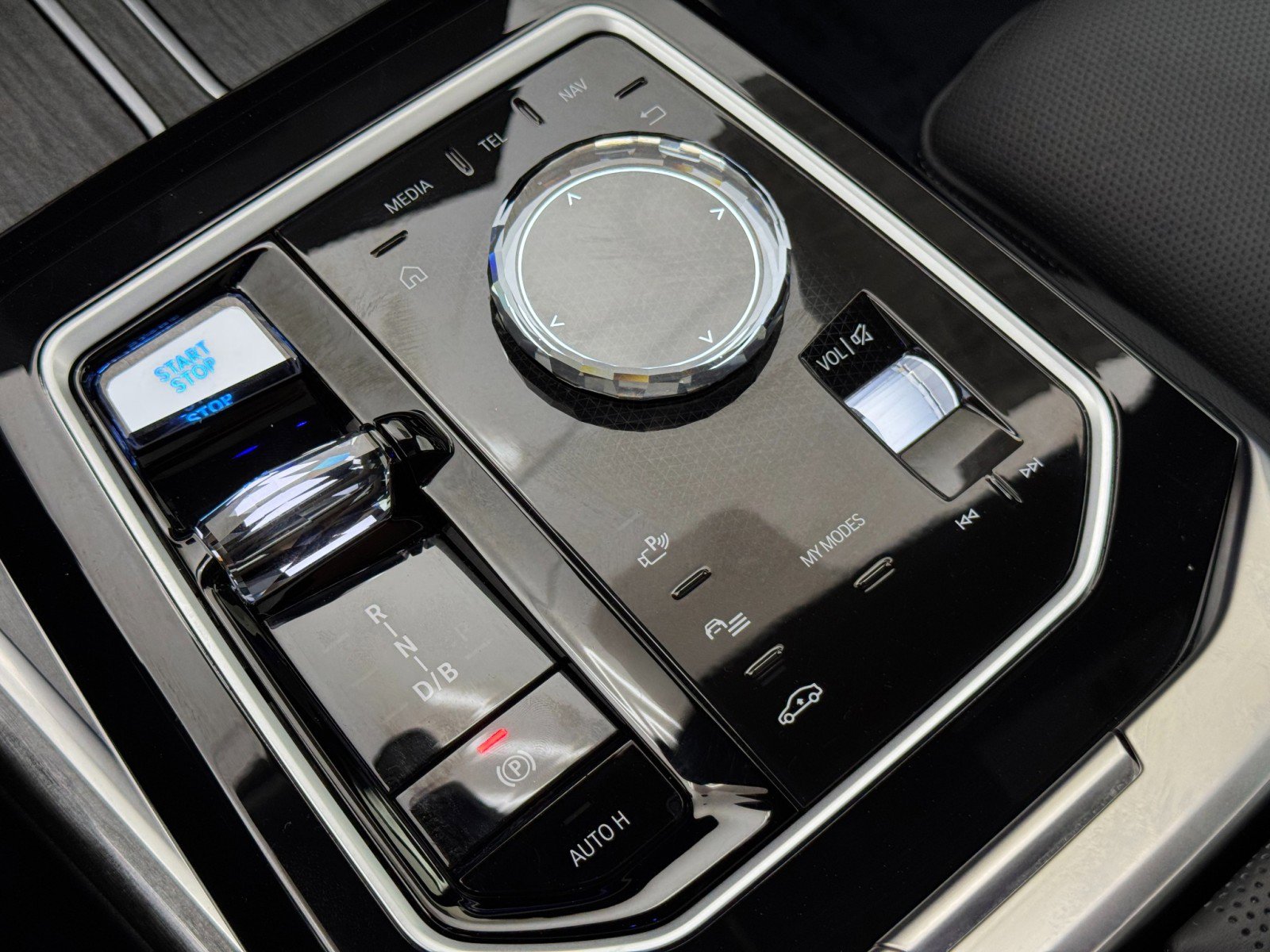 Used 2024 BMW i7 xDrive60 w/ Executive Package image 35