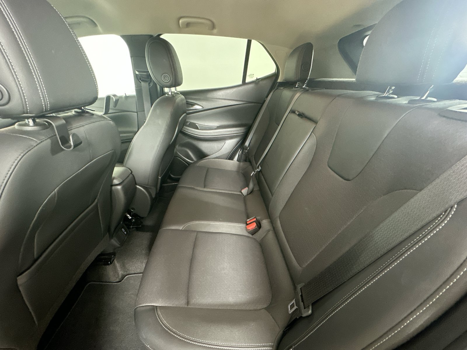 Used 2023 Buick Encore GX Select AWD/4WD image 38