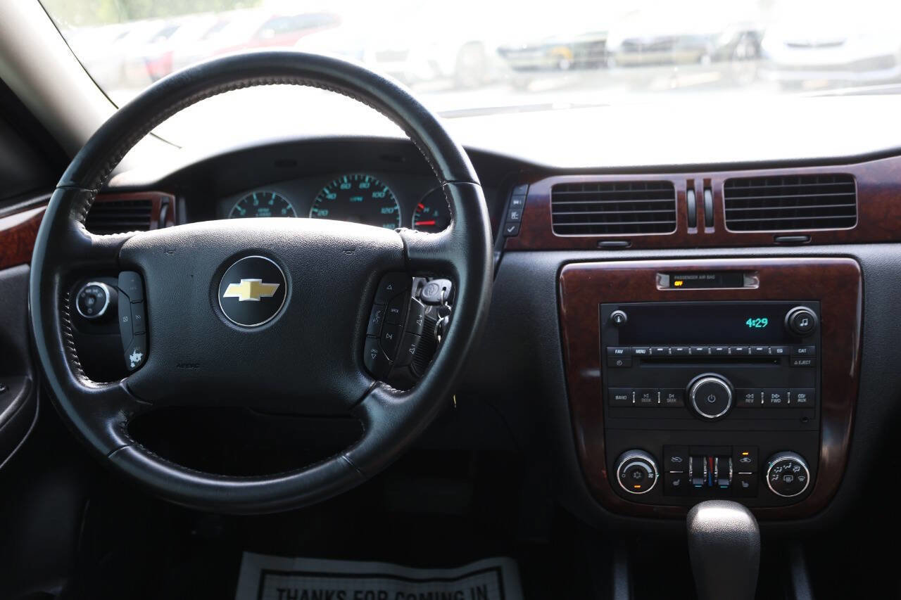 Used 2011 Chevrolet Impala LT w/ Luxury Edition Package FWD image 21