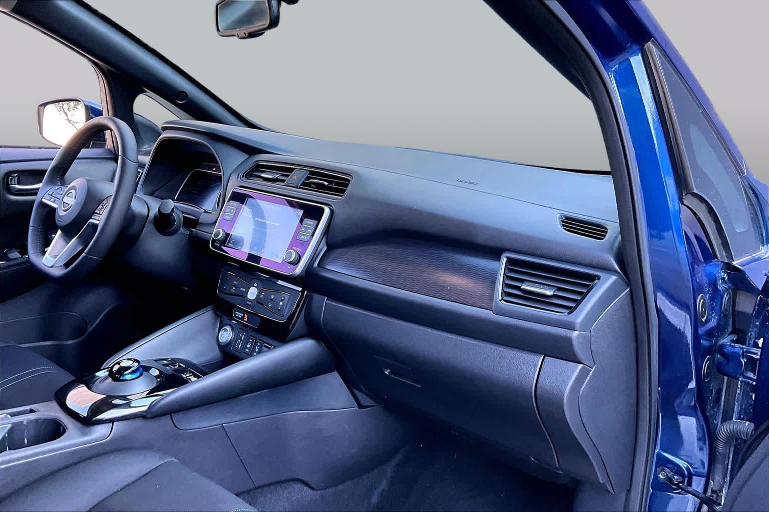 Certified 2024 Nissan Leaf SV Plus FWD image 17
