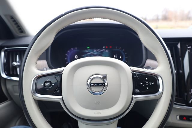 Used 2023 Volvo S90 B6 Plus image 14