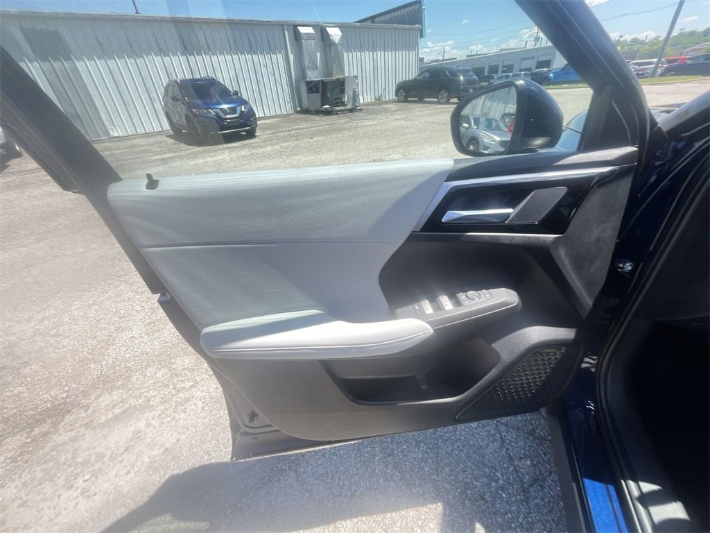 New 2025 Mitsubishi Outlander SE image 13