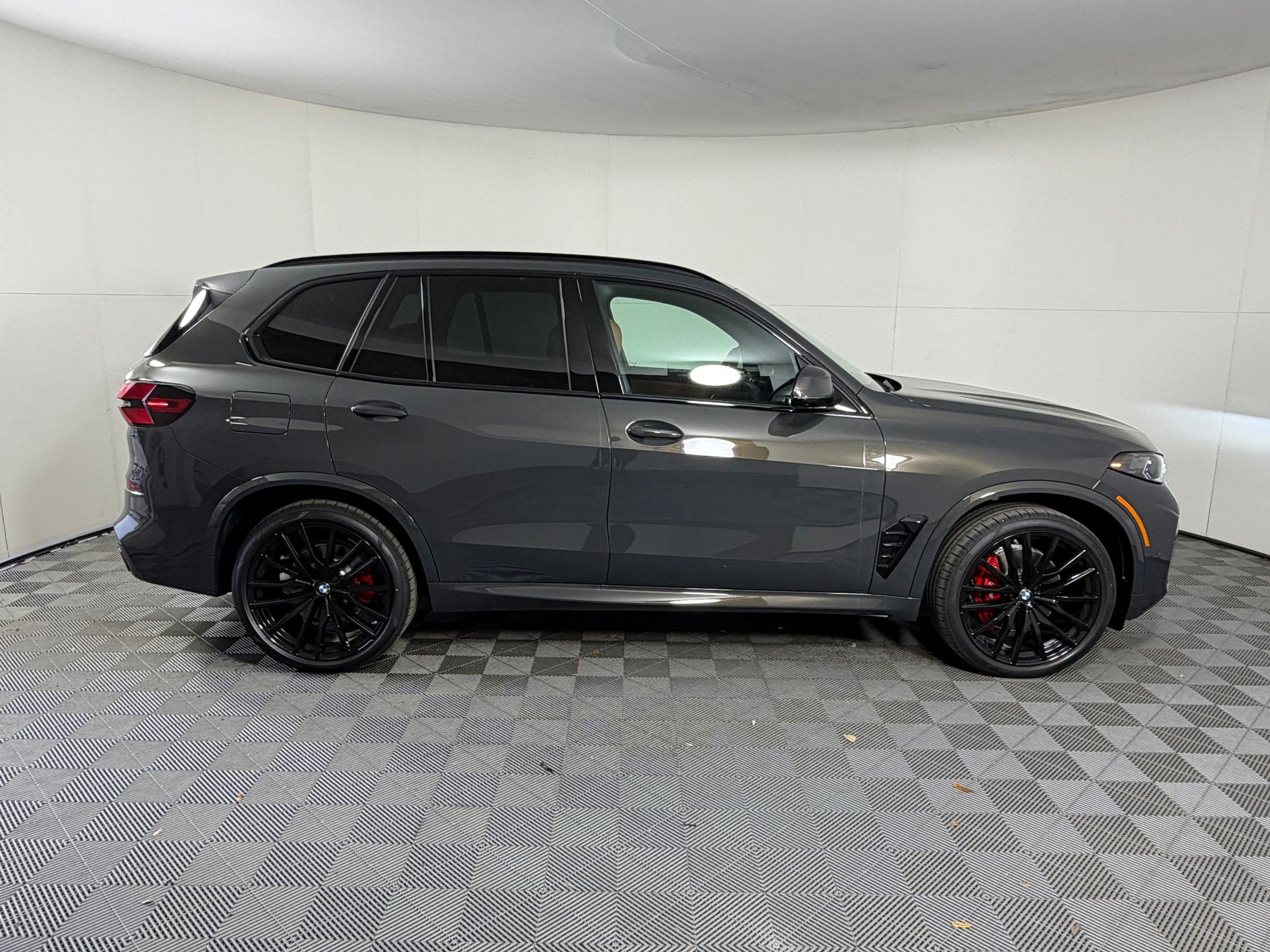 New 2026 BMW X5 sDrive40i w/ M Sport Package image 8