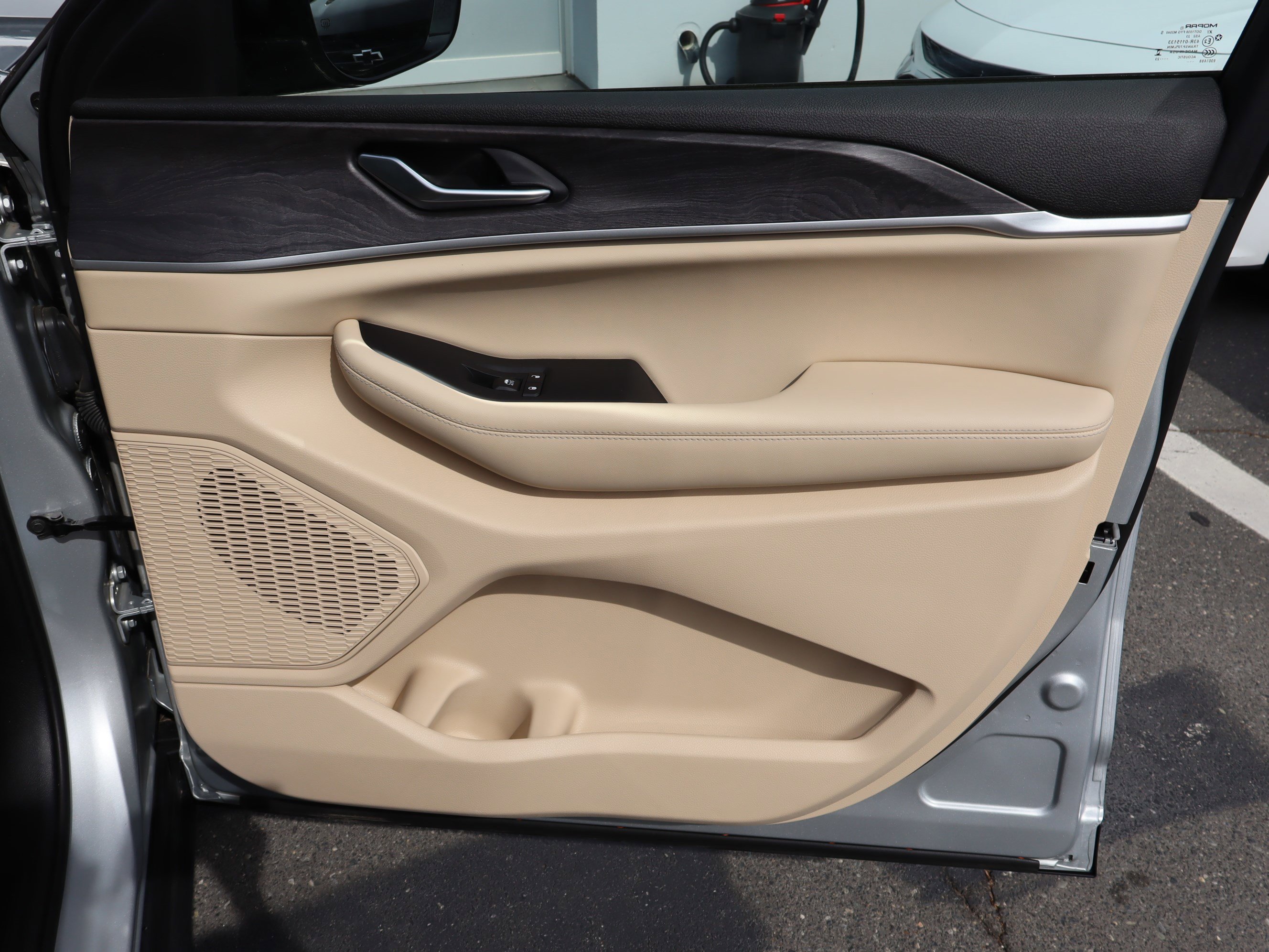 Used 2023 Jeep Grand Cherokee L Limited image 38