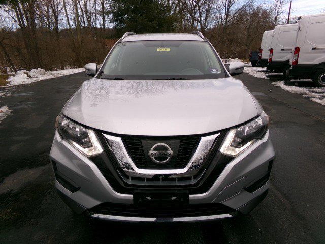 Used 2017 Nissan Rogue SV image 3