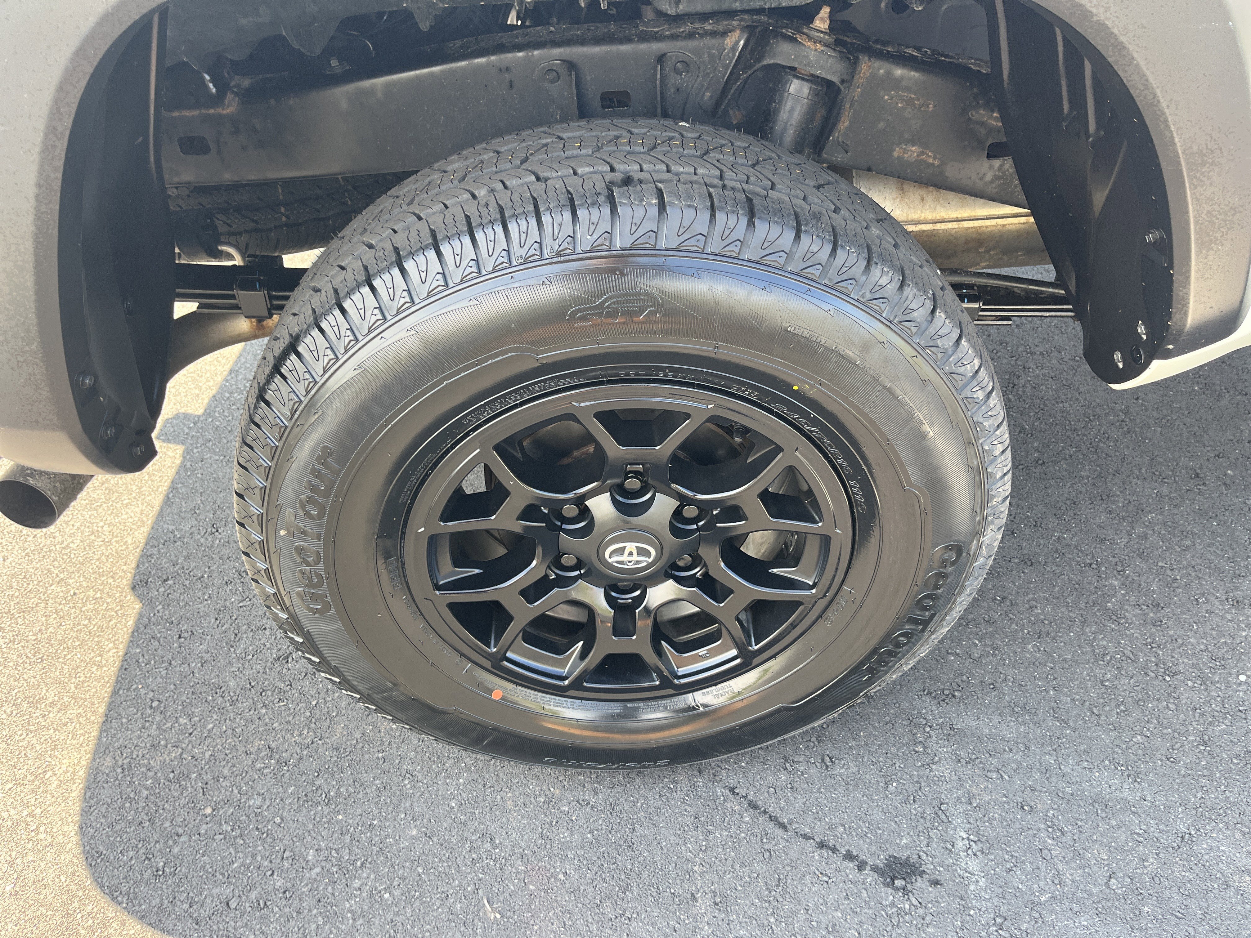 Certified 2023 Toyota Tacoma SR5 w/ SX Package AWD/4WD image 11