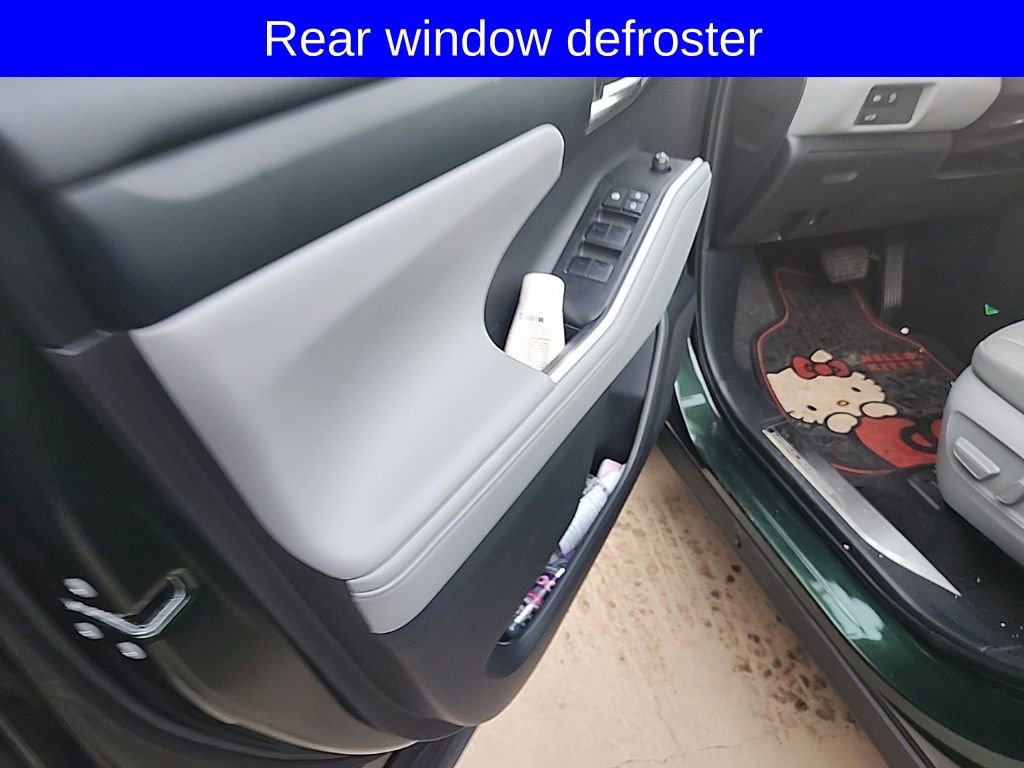 Used 2023 Toyota Highlander L image 15