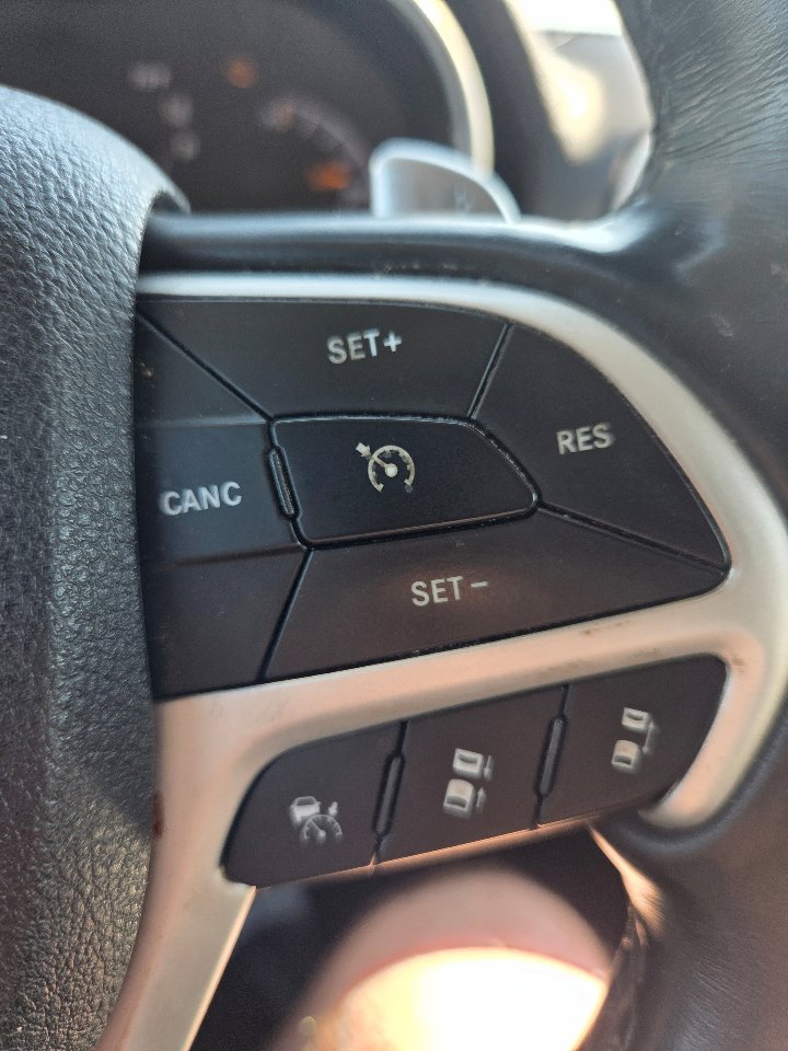 Used 2018 Jeep Grand Cherokee Summit image 19