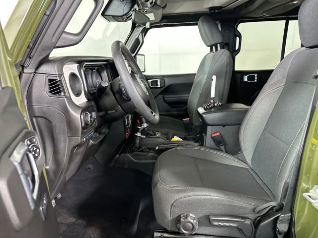 Used 2024 Jeep Wrangler Unlimited image 11