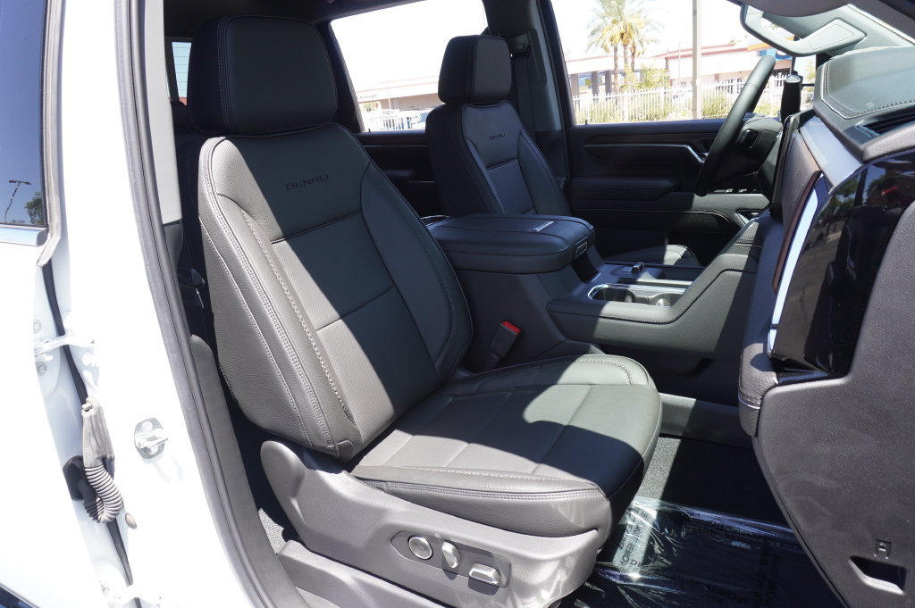 New 2026 GMC Sierra 2500 Denali w/ Max Trailering Package AWD/4WD image 14