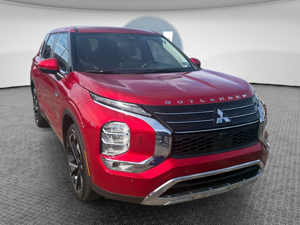 Used 2025 Mitsubishi Outlander SE