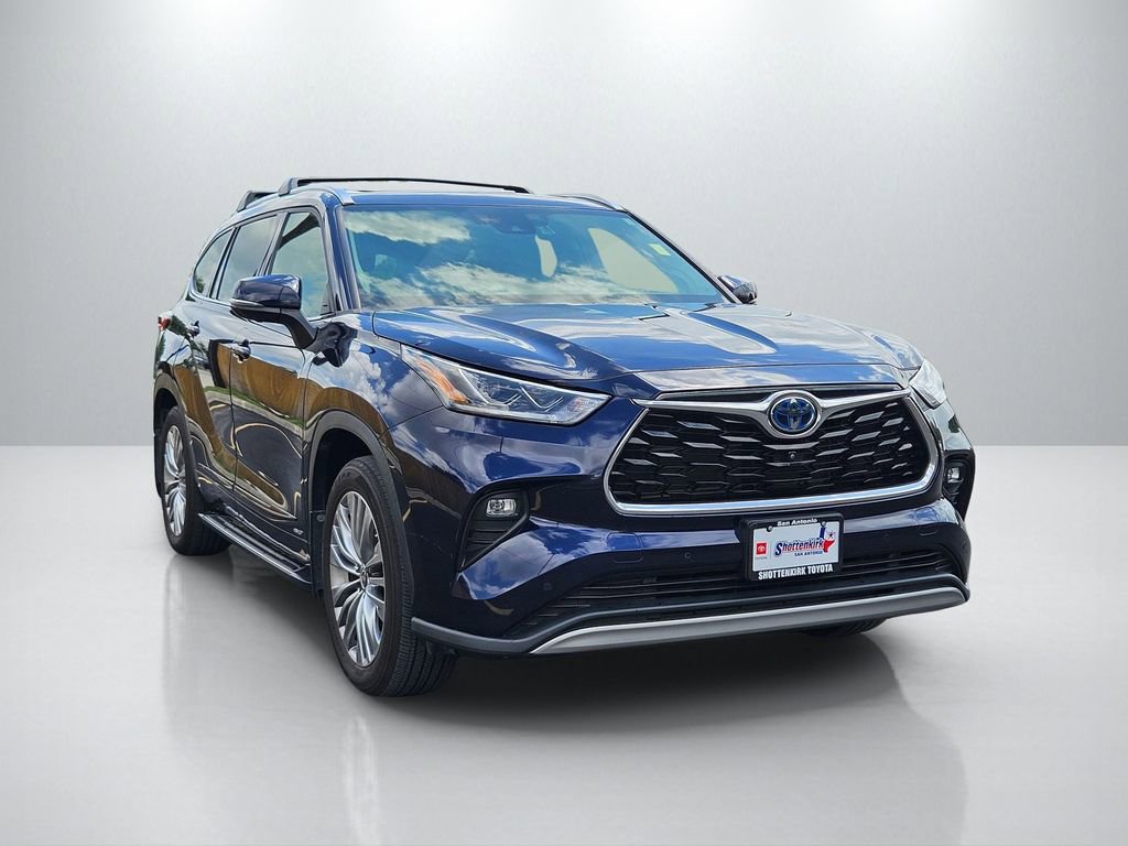 Used 2023 Toyota Highlander Platinum AWD/4WD image 3