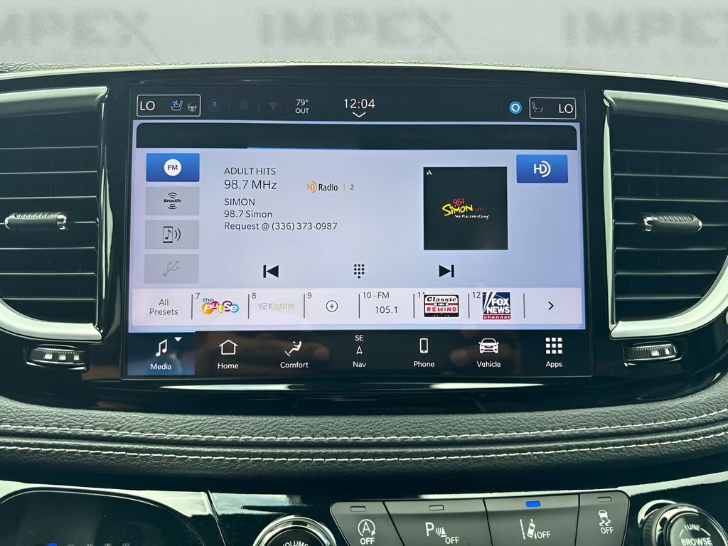 Used 2025 Chrysler Pacifica Limited FWD image 12