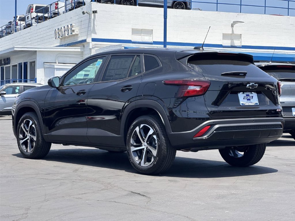 New 2026 Chevrolet Trax RS w/ Driver Confidence Package FWD image 7