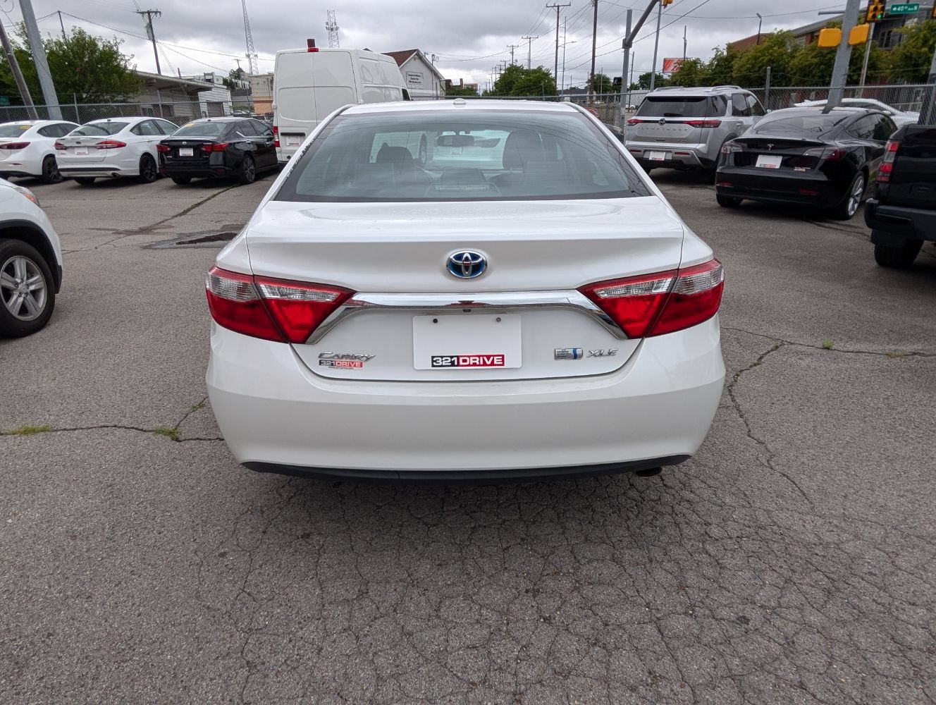 Used 2017 Toyota Camry XLE w/ Moonroof Package FWD image 7