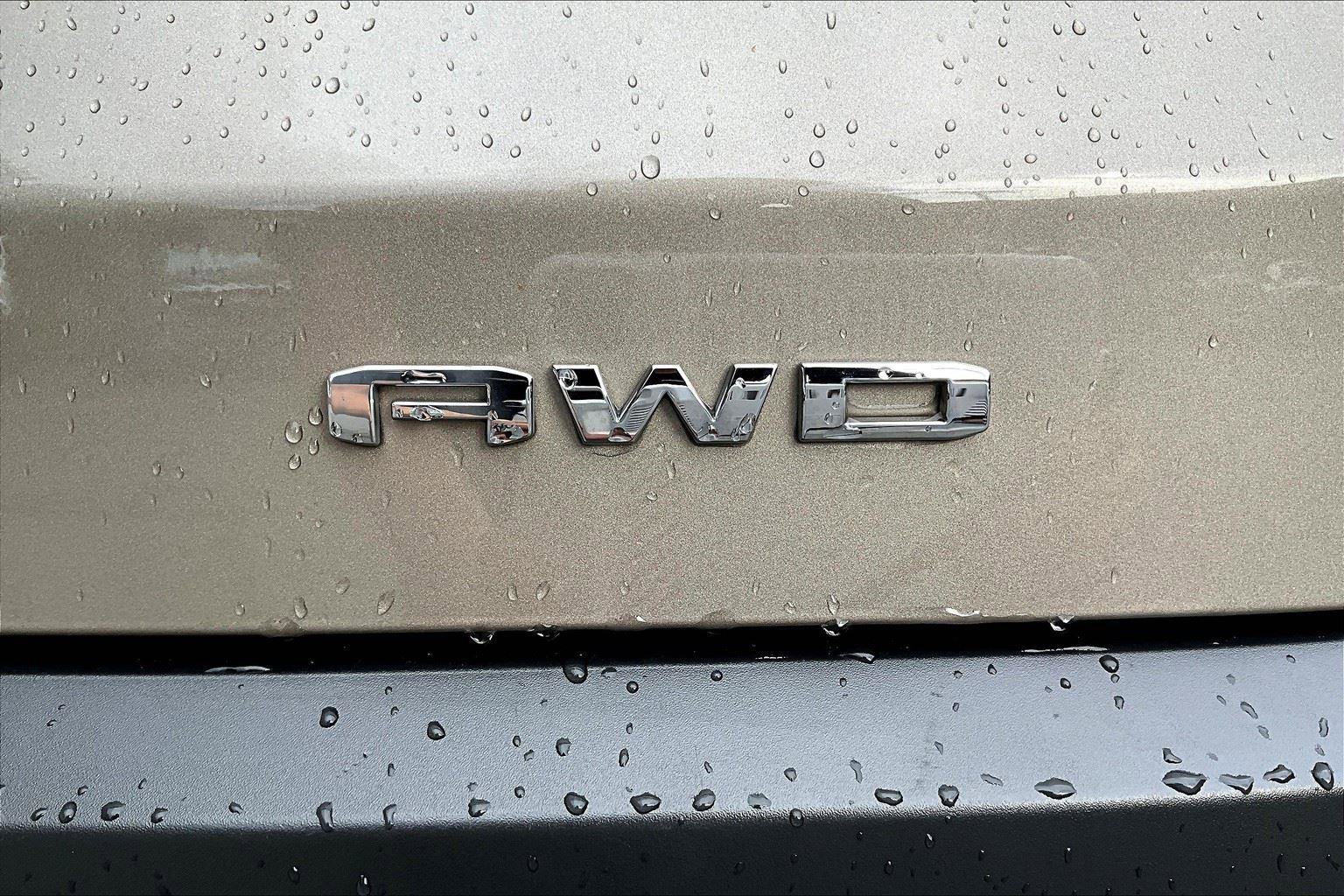 Used 2022 GMC Acadia SLT w/ Technology Package image 9