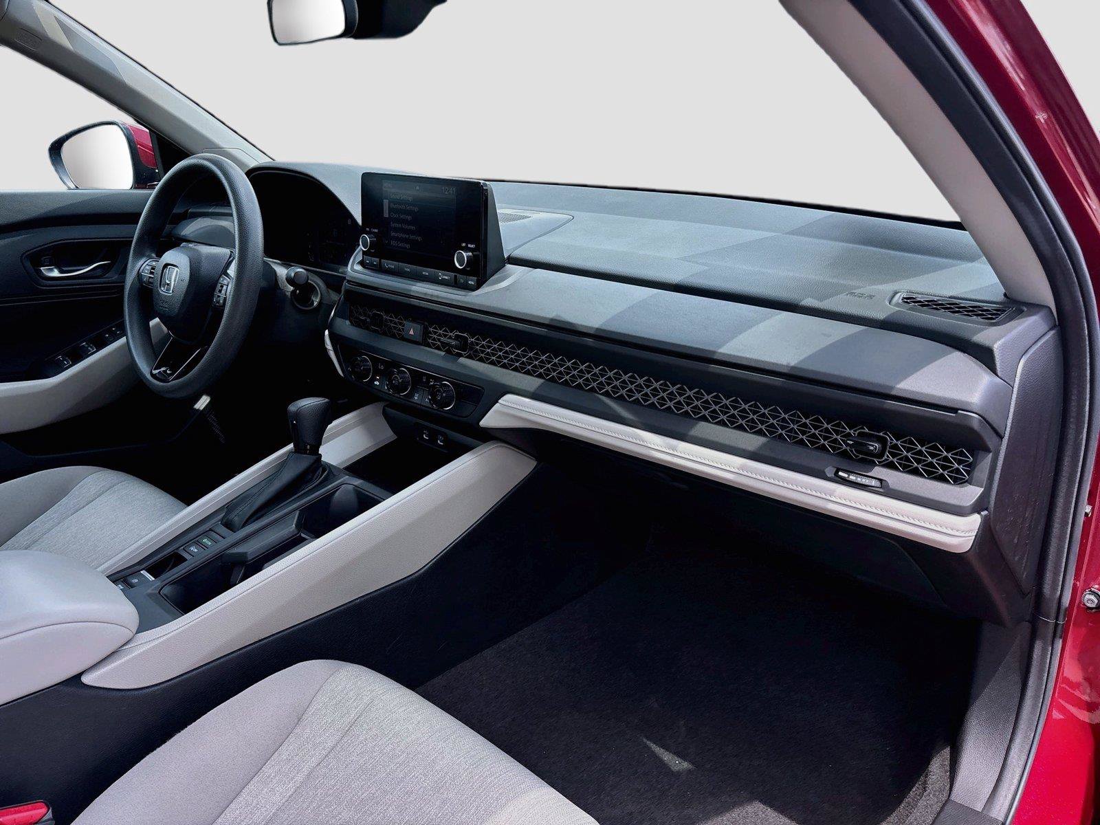Certified 2025 Honda Accord LX image 31