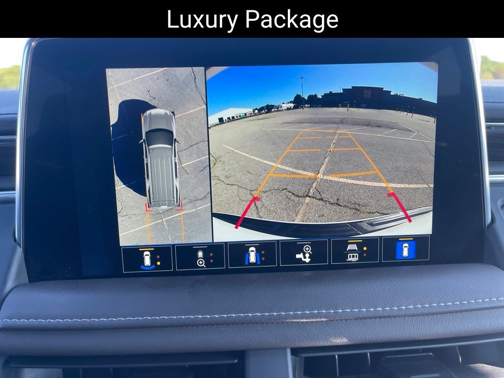 Used 2023 Chevrolet Tahoe LT w/ Luxury Package AWD/4WD image 18