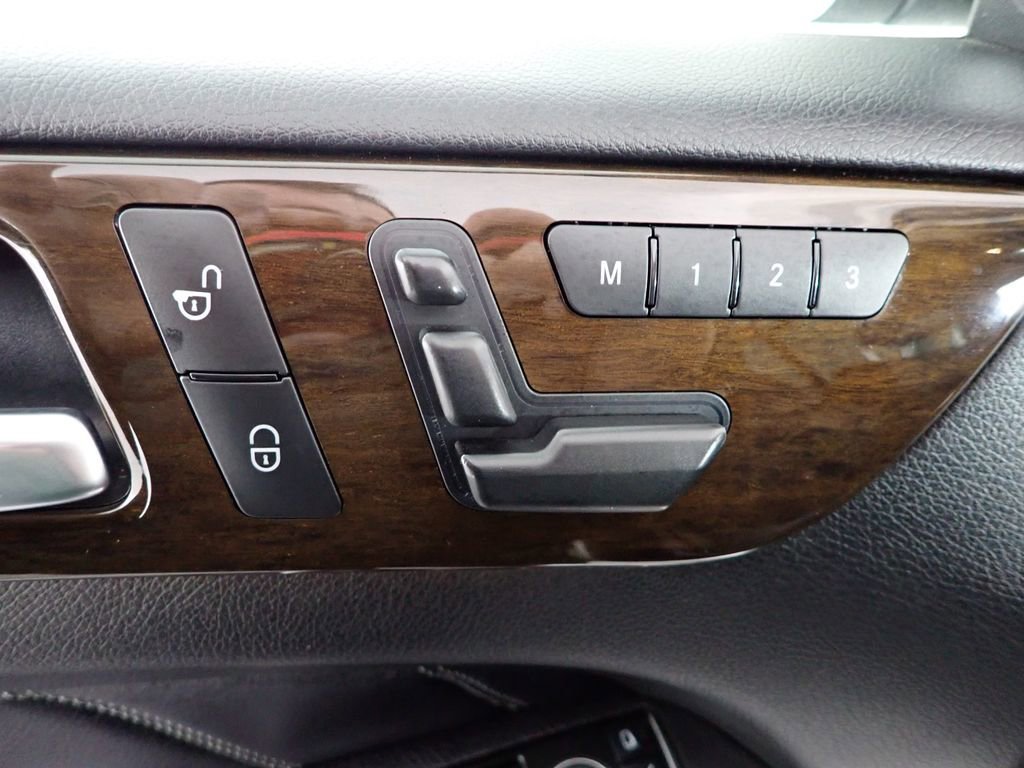 Used 2014 Mercedes-Benz GL 450 4MATIC image 24