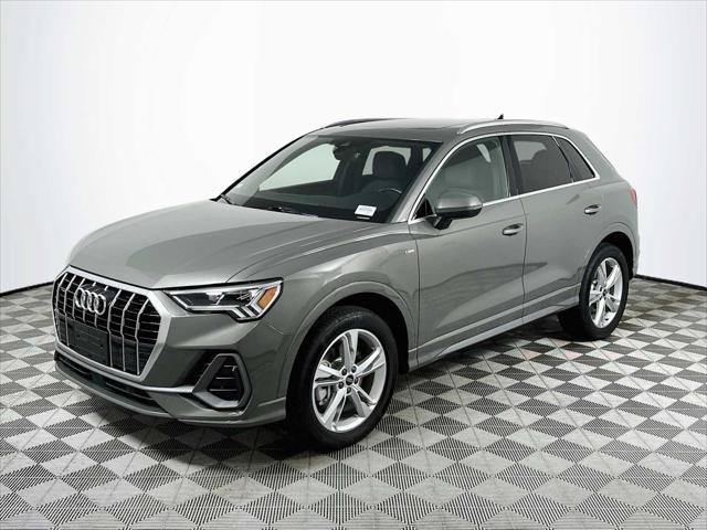 Certified 2023 Audi Q3 2.0T Premium w/ Convenience Package AWD/4WD image 3