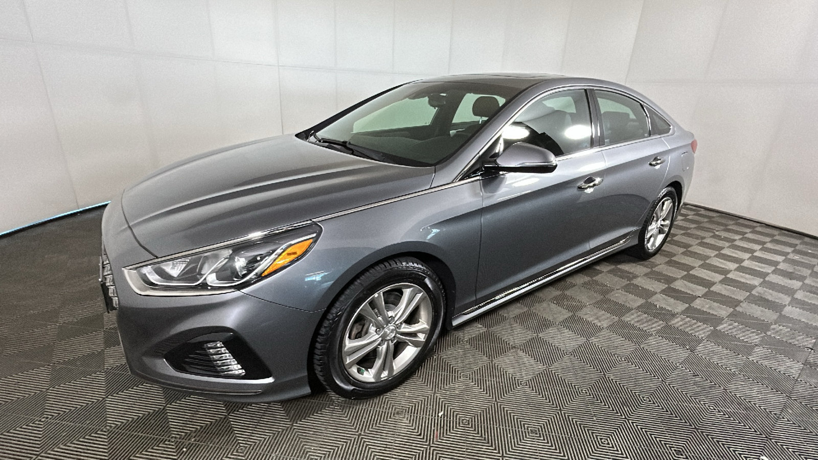 Used 2018 Hyundai Sonata Sport w/ Tech Package 05 FWD image 8