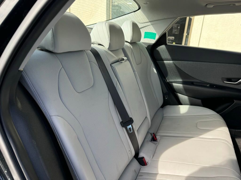 Used 2023 Hyundai Elantra Limited image 23