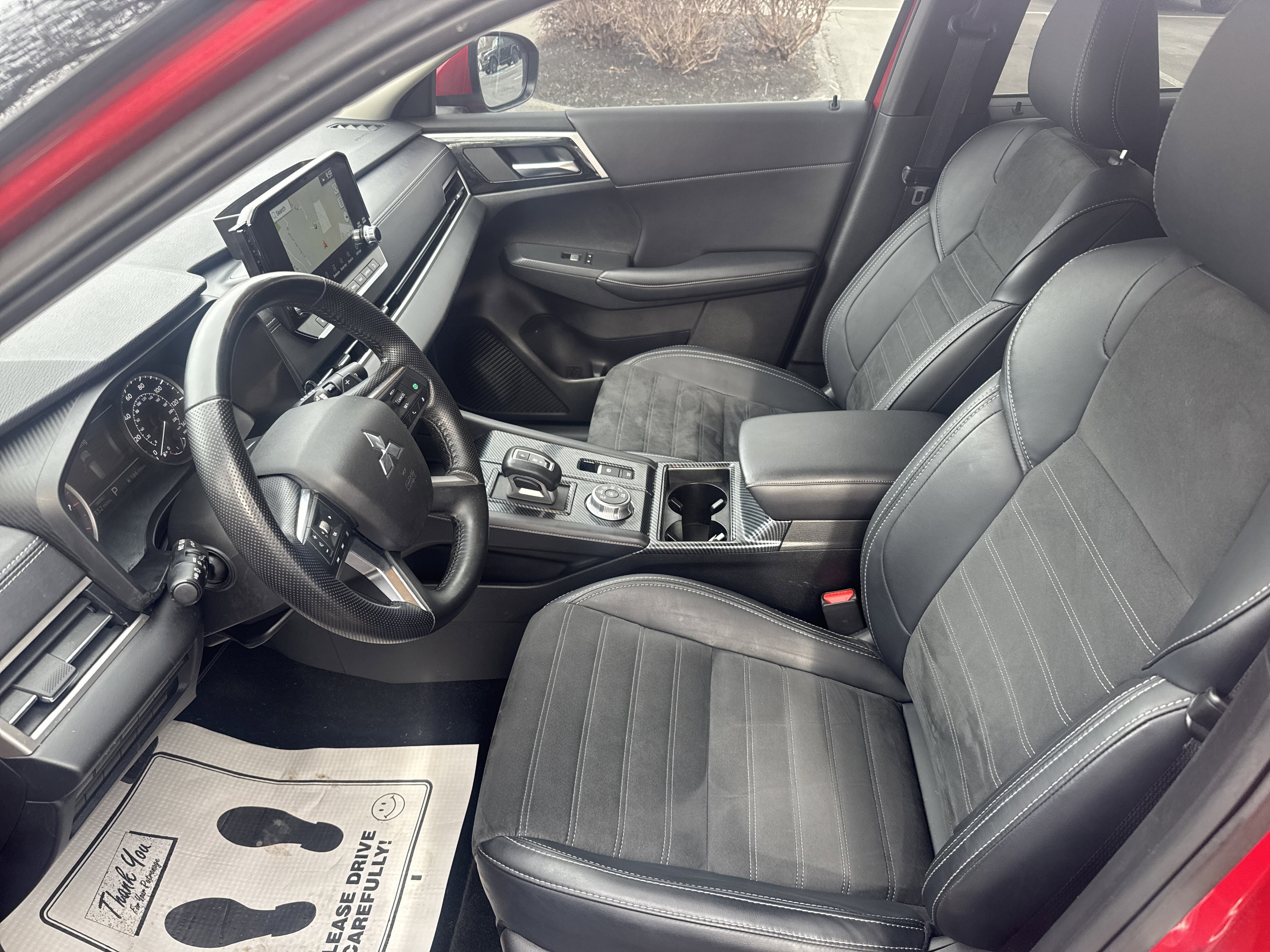 Used 2024 Mitsubishi Outlander SE image 12