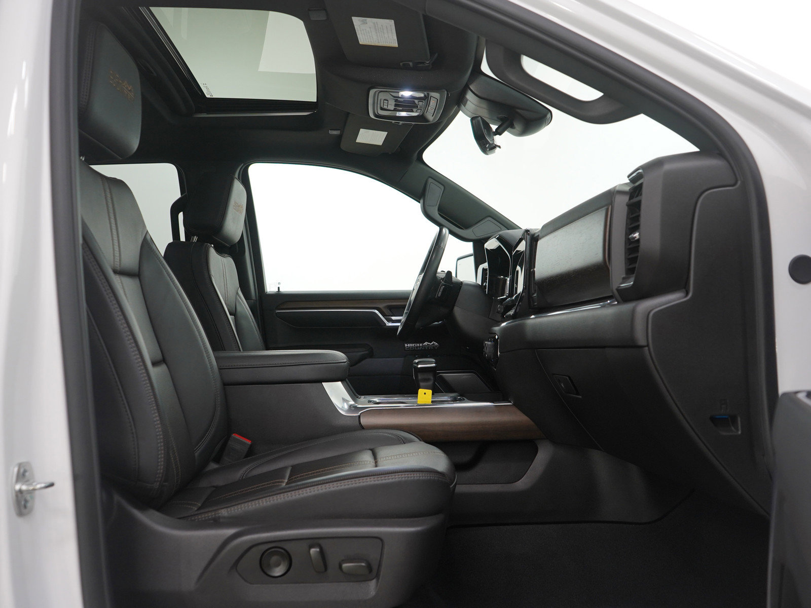 Used 2025 Chevrolet Silverado 1500 High Country image 11