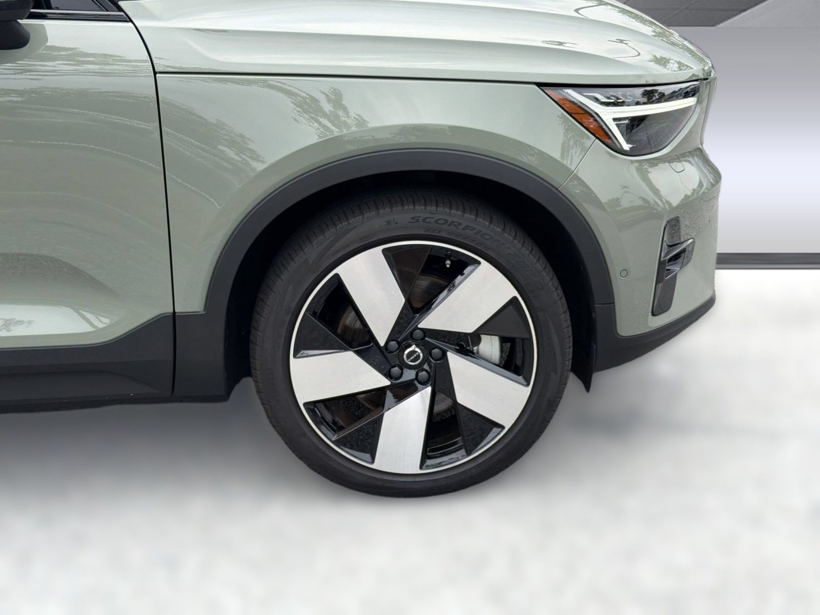 Certified 2023 Volvo C40 P8 Recharge Ultimate w/ Protection Package Premier AWD/4WD image 13