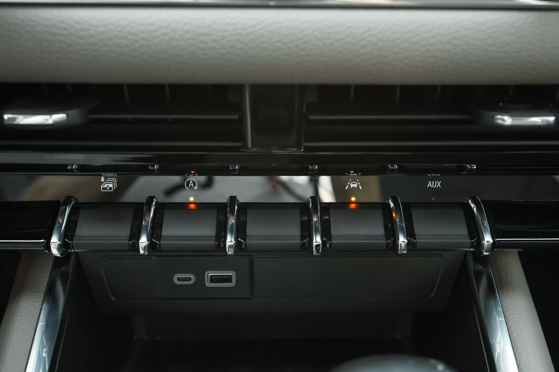 Used 2024 GMC Canyon Denali w/ LPO, Denali Black Edition image 16