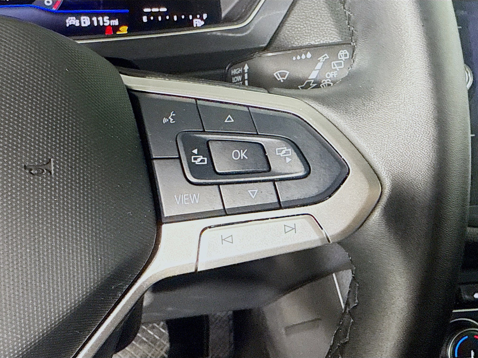 Used 2024 Volkswagen Tiguan Wolfsburg Edition image 15