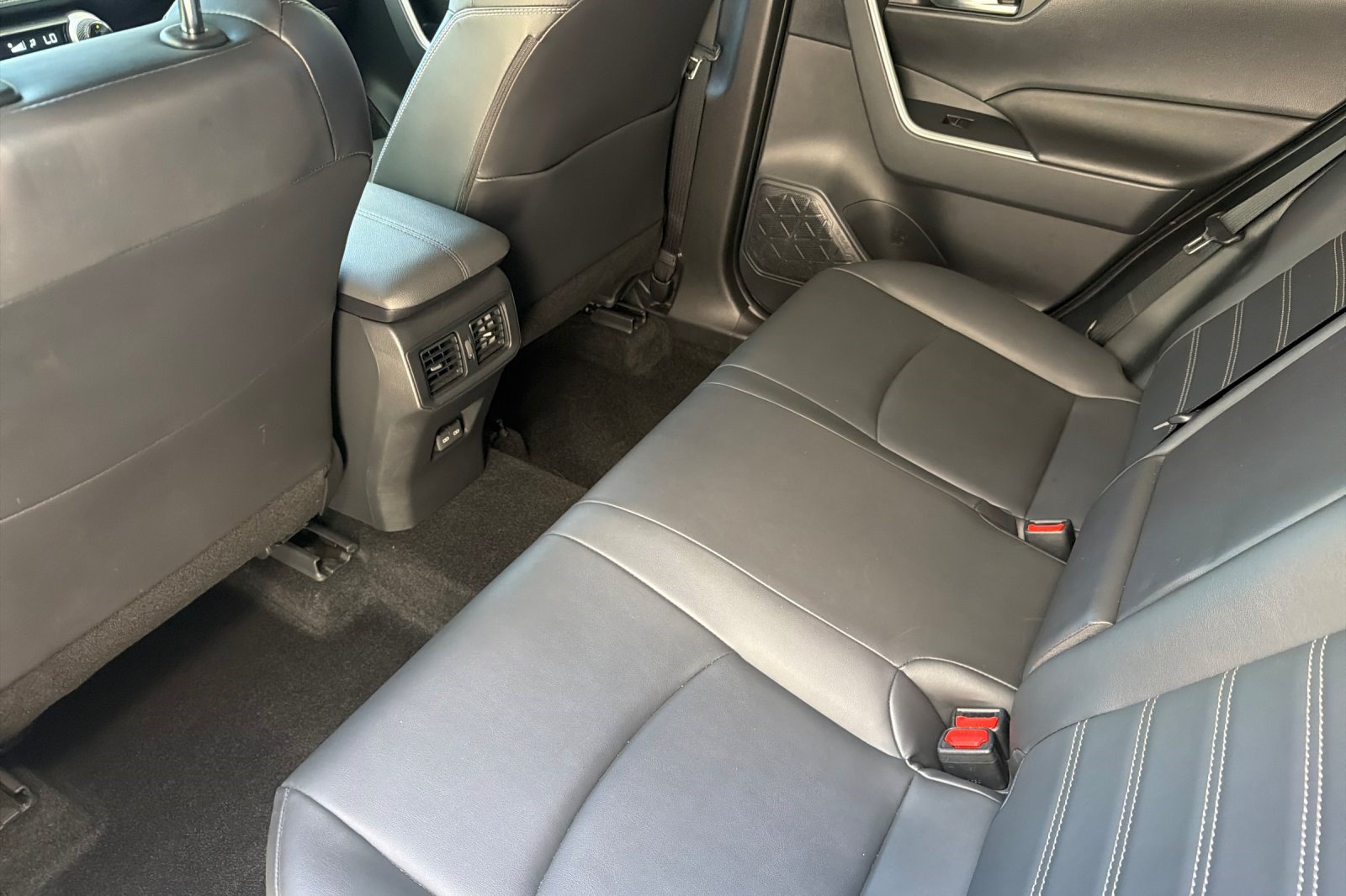 Used 2024 Toyota RAV4 XLE Premium FWD image 15