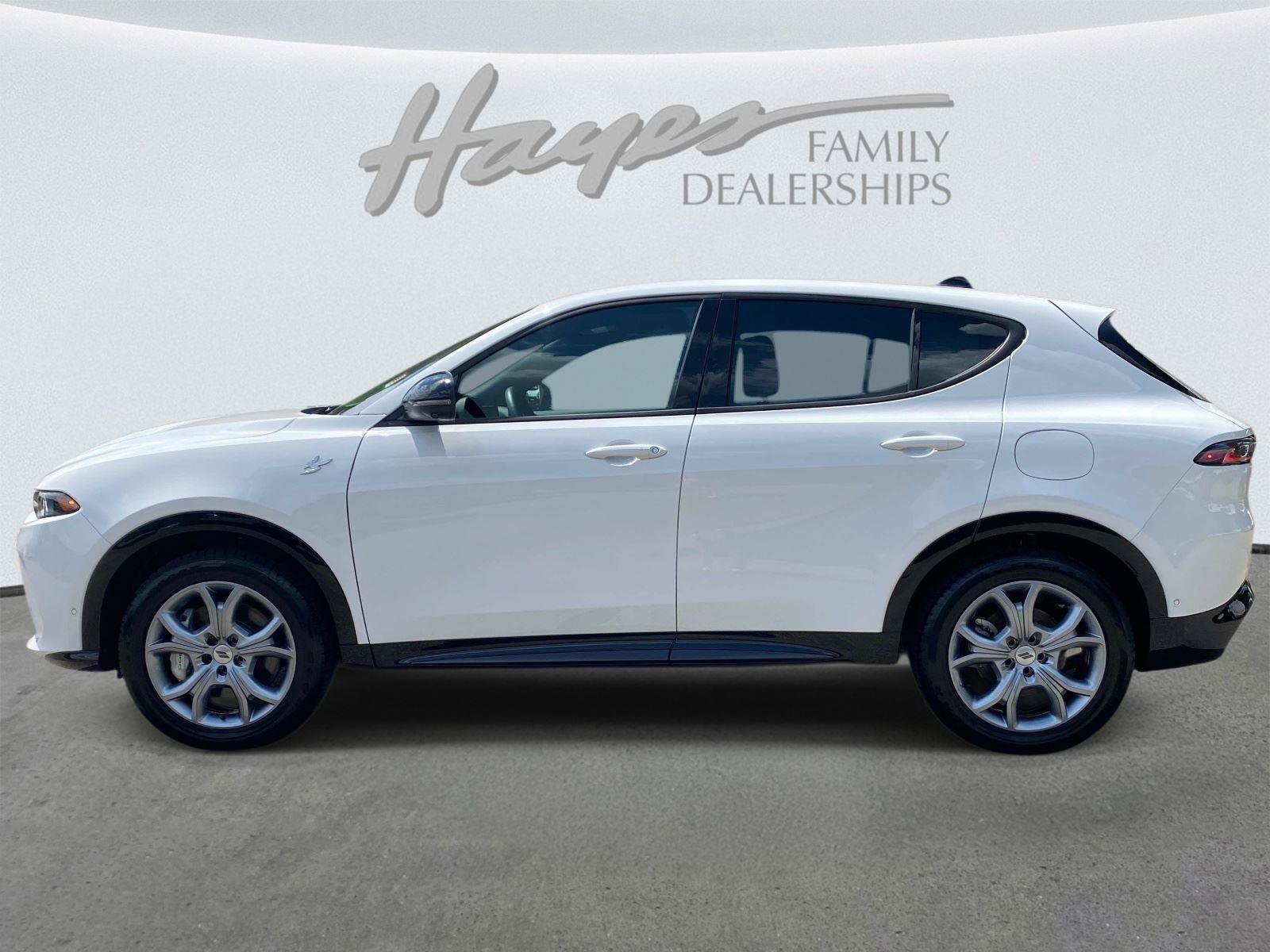 Used 2025 Dodge Hornet R/T w/ Tech Pack AWD/4WD image 9