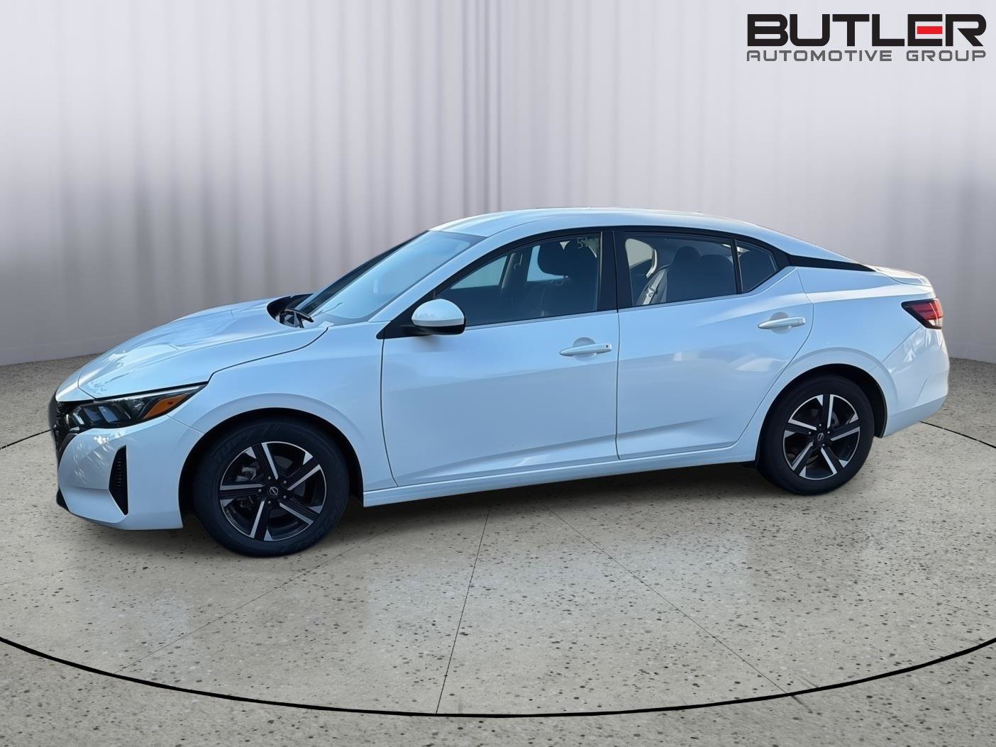 Used 2024 Nissan Sentra SV FWD image 2