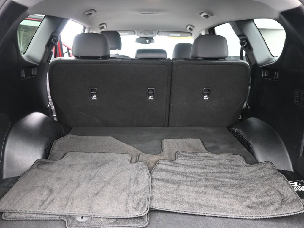 Used 2019 Hyundai Santa Fe SEL image 27