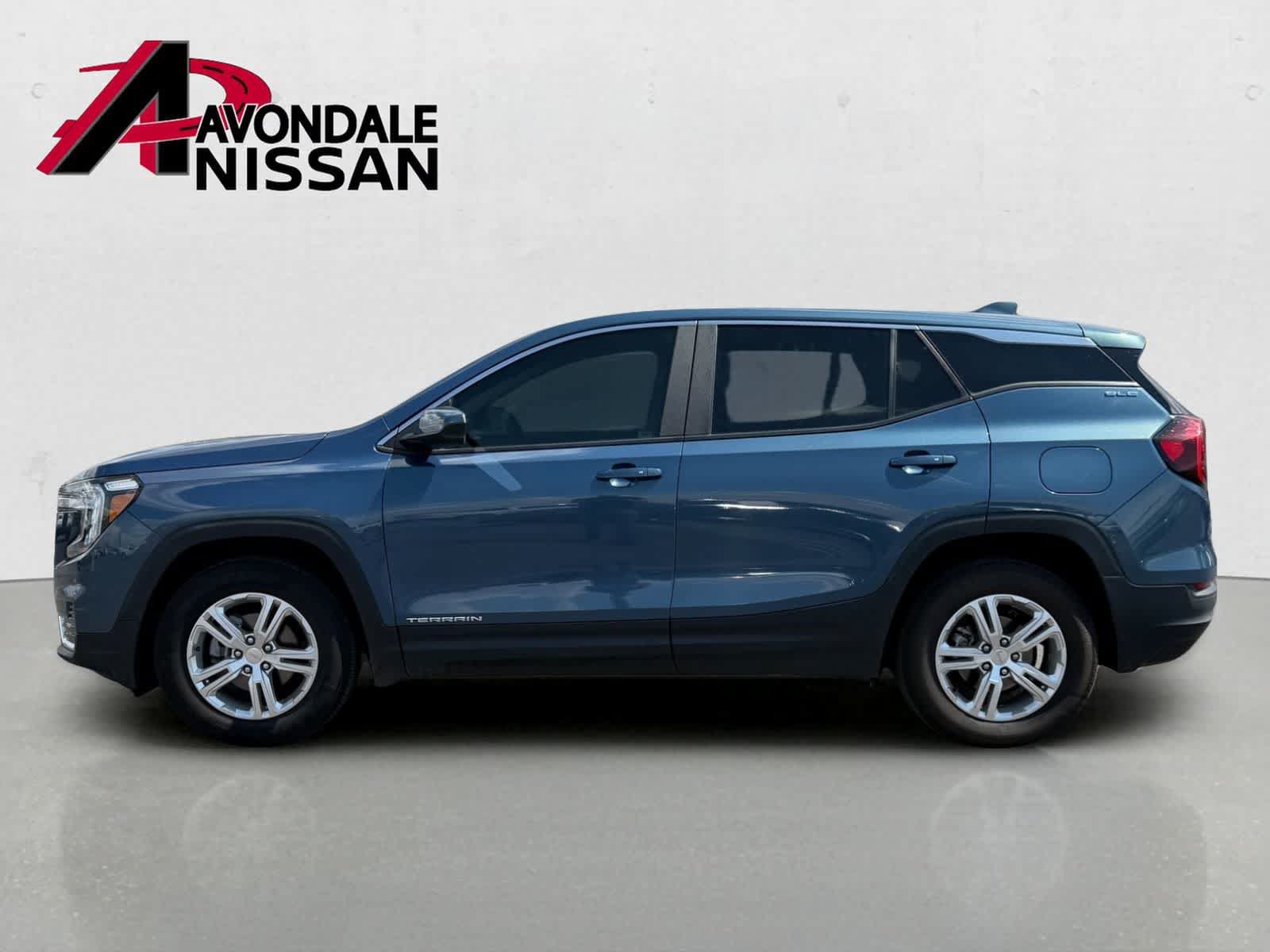 Used 2024 GMC Terrain SLE AWD/4WD image 3