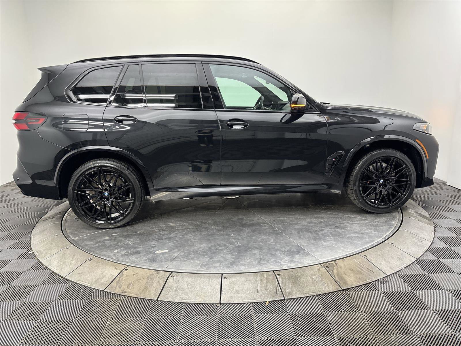 New 2026 BMW X5 M Competition w/ Executive Package image 17