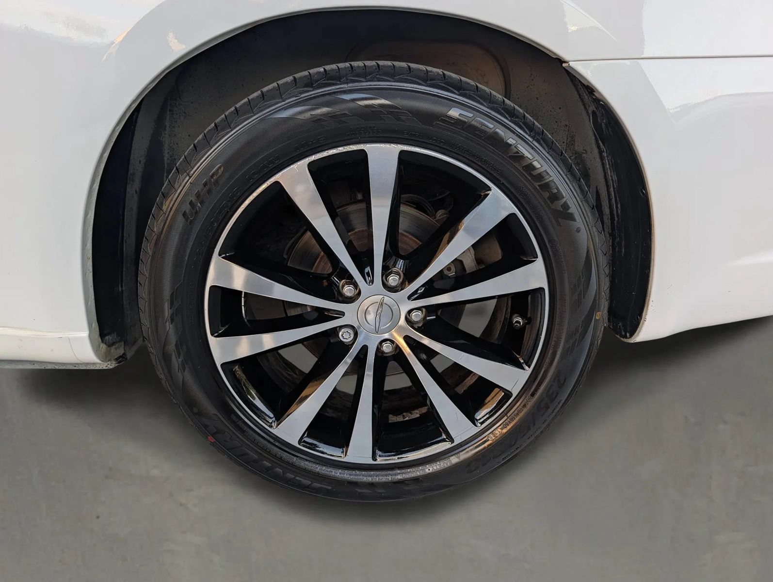 Used 2012 Chrysler 200 S FWD image 32